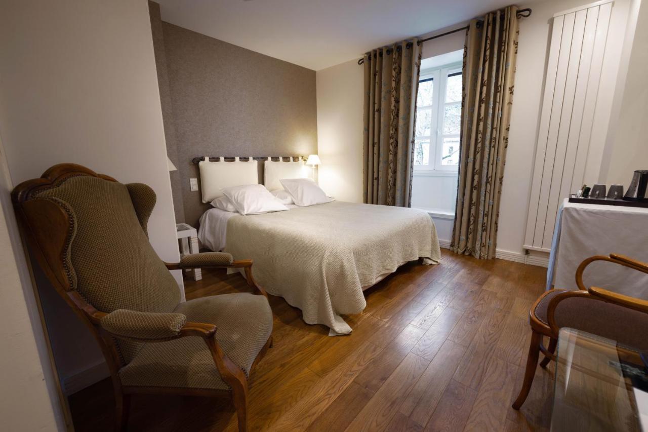 Le Vieux Pont Hotel Belcastel  Eksteriør billede