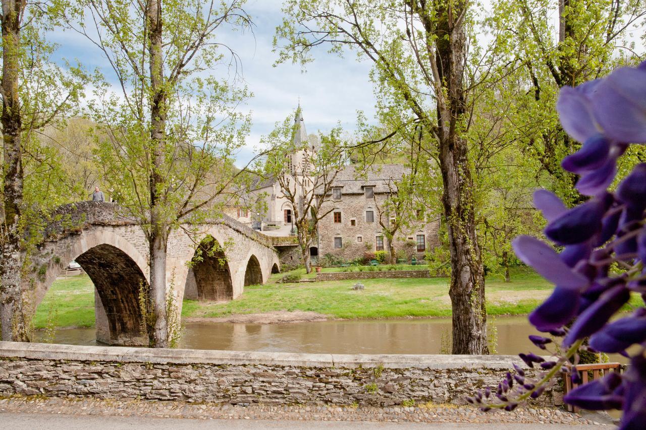 Le Vieux Pont Hotel Belcastel  Eksteriør billede