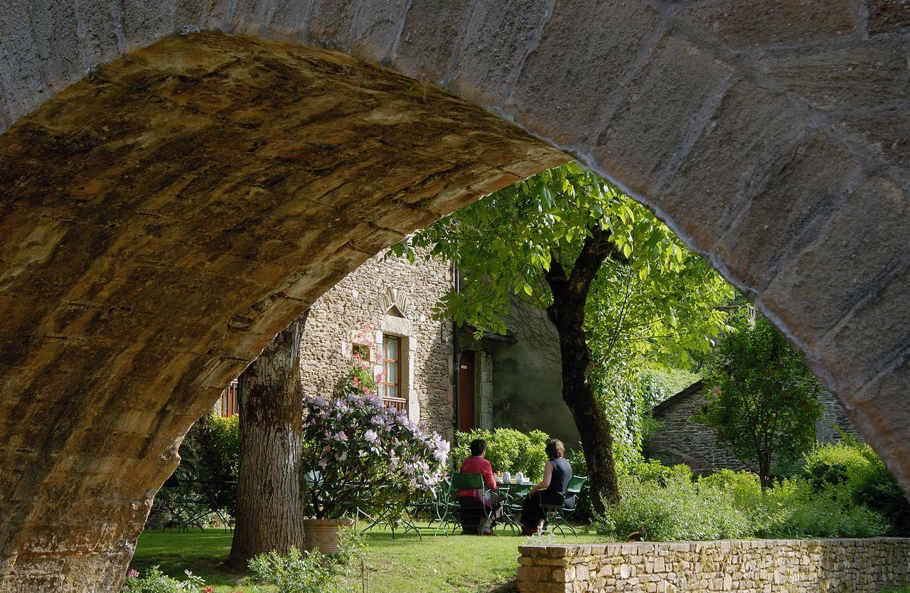 Le Vieux Pont Hotel Belcastel  Eksteriør billede